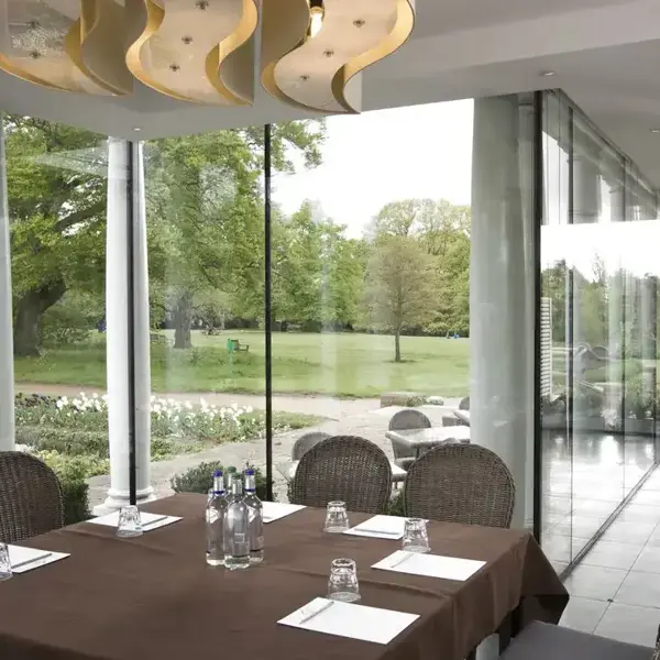HDV Wimbledon Meetings with glass walls (3)
