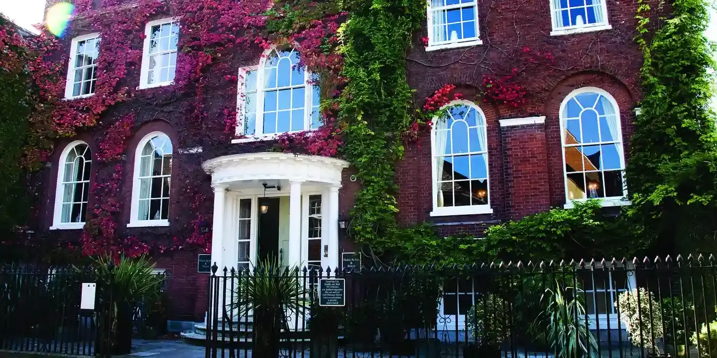 Hdv Poole exterior
