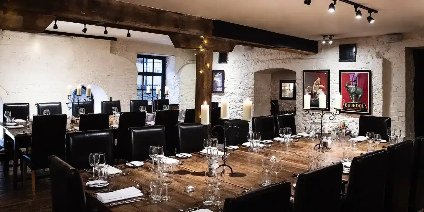 HDV Bristol Private Dining with Dining Table and Candles (2)