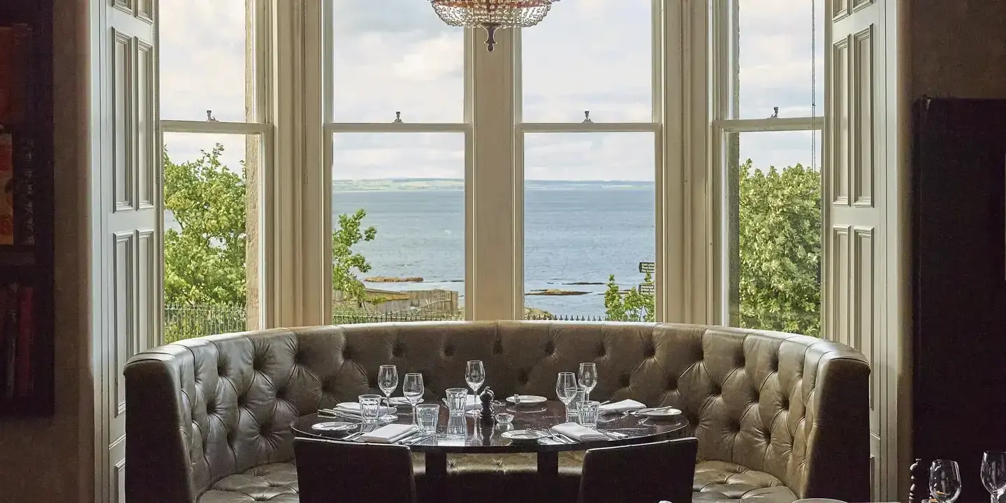 HDV St Andrews Bistro table with sea view (1)
